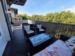 Appartement T3 avec piscine et terrasse, à 200m du centre de La Croix-Valmer - FR-1-100-324